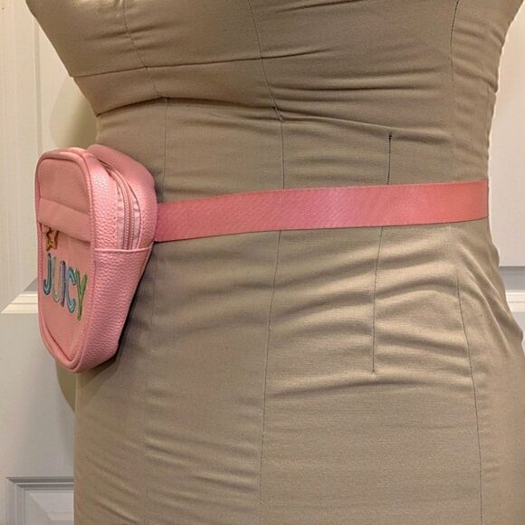 Adorable Juicy Couture Kids Pink Reflective Logo Fanny Pack - Picture 8 of 10